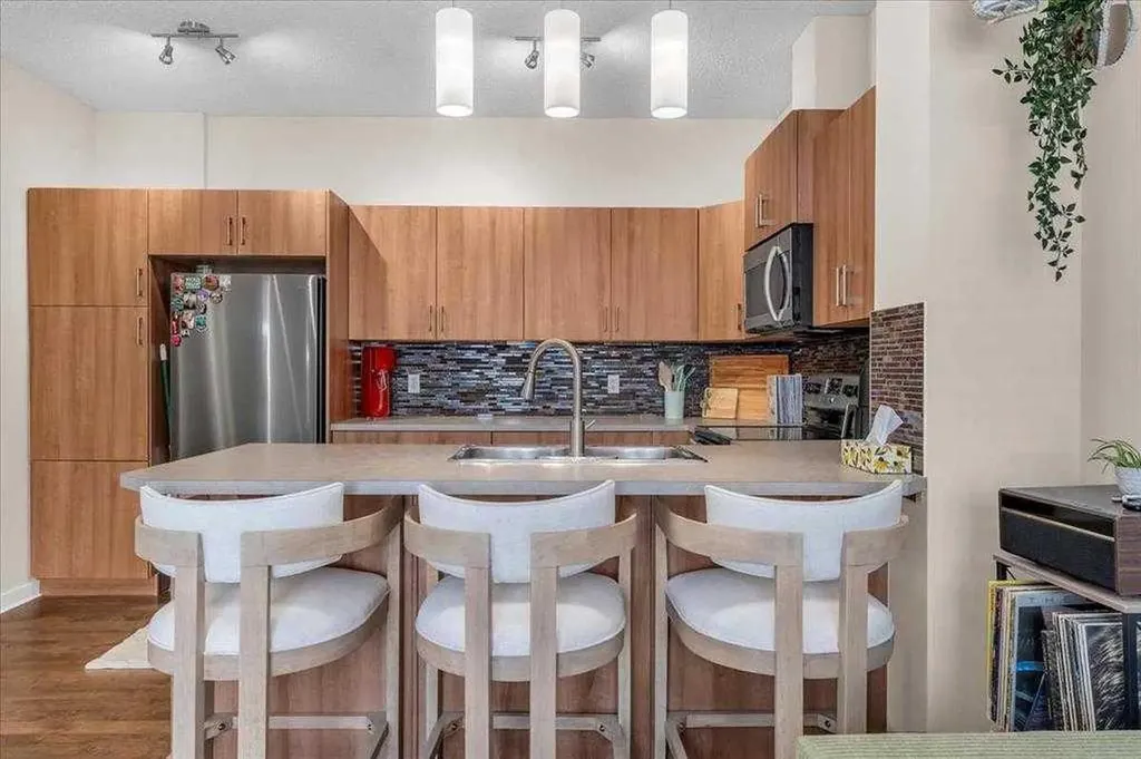 10 Auburn Bay Avenue SE Calgary AB T3M0P7