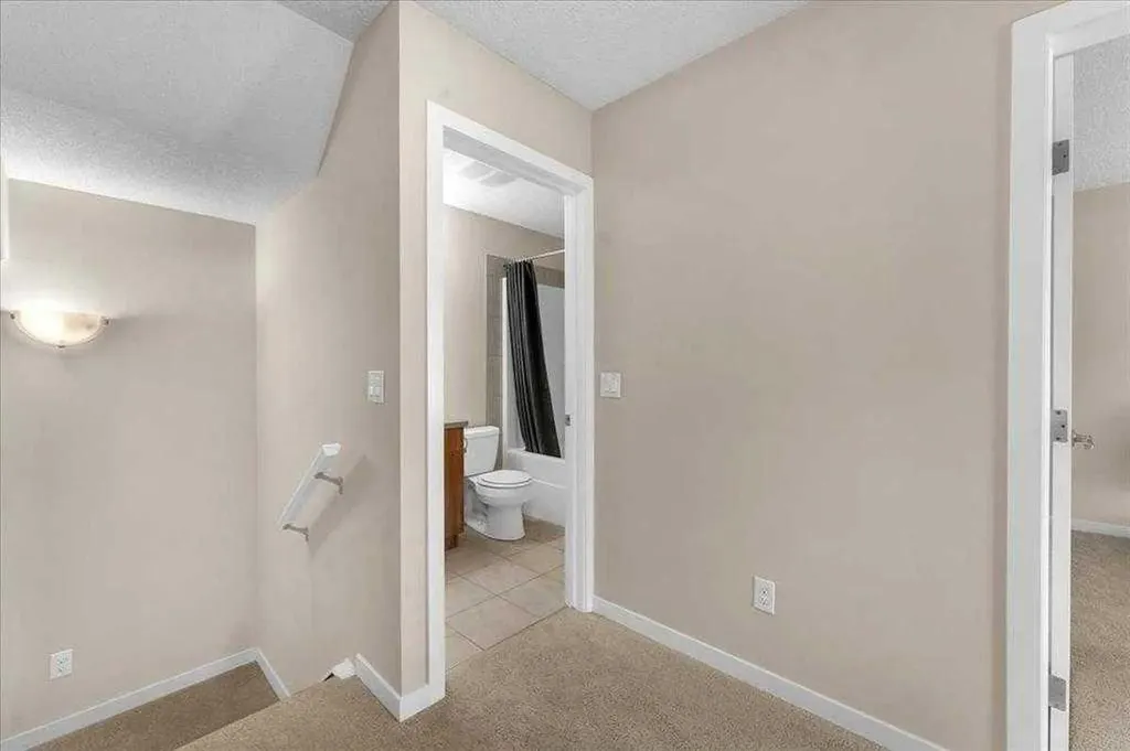 10 Auburn Bay Avenue SE Calgary AB T3M0P7