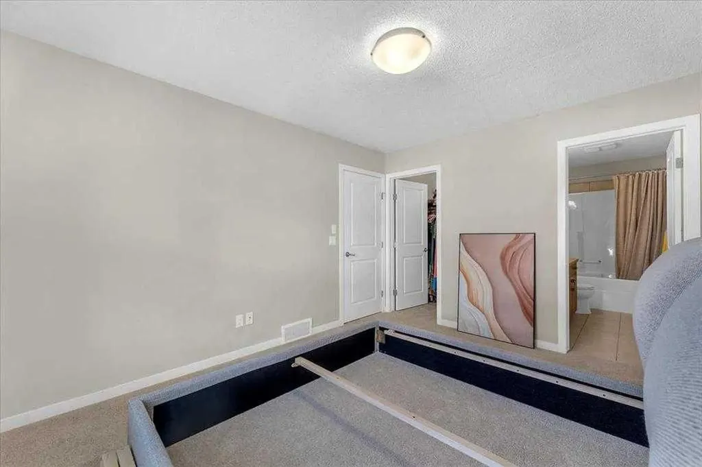 10 Auburn Bay Avenue SE Calgary AB T3M0P7