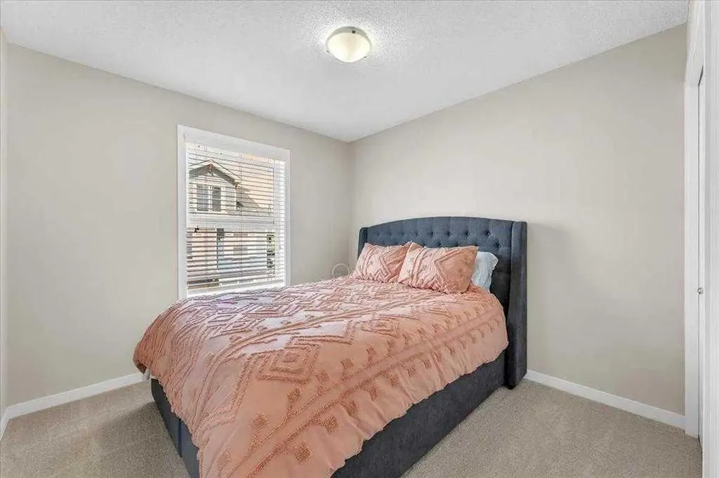 10 Auburn Bay Avenue SE Calgary AB T3M0P7
