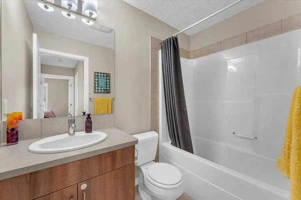 10 Auburn Bay Avenue SE Calgary AB T3M0P7