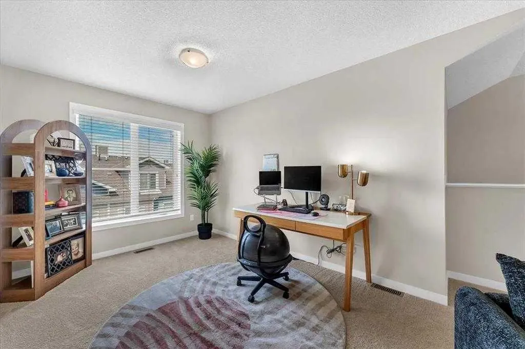 10 Auburn Bay Avenue SE Calgary AB T3M0P7
