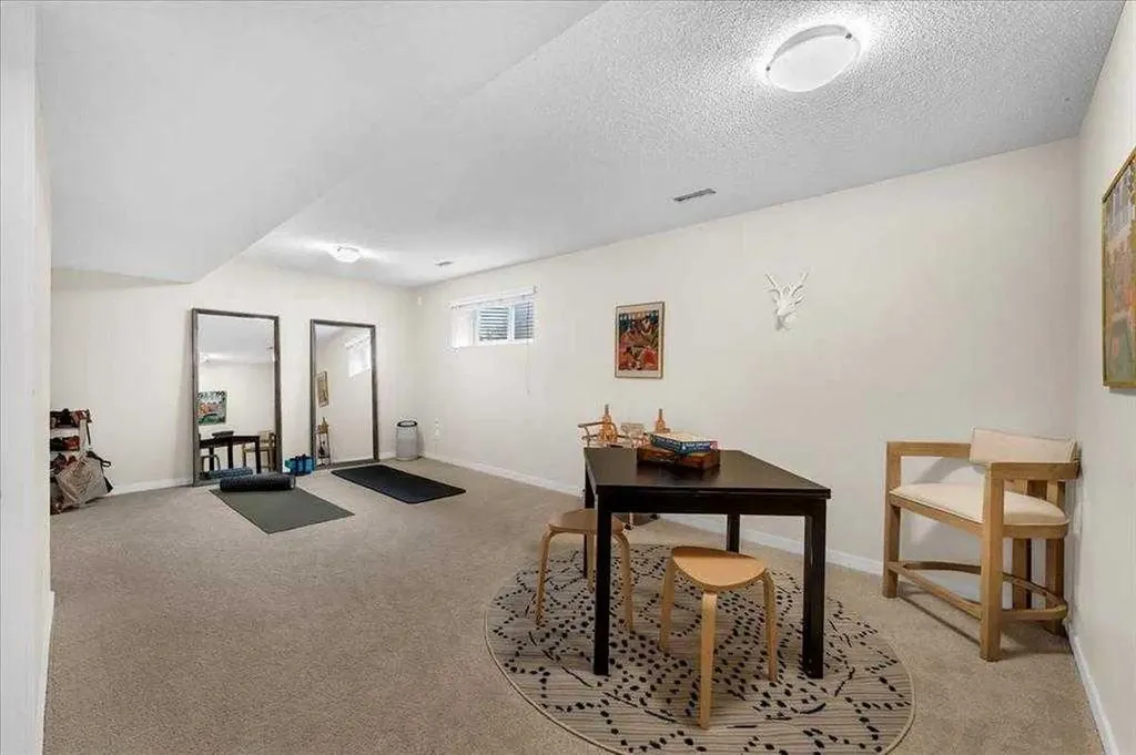 10 Auburn Bay Avenue SE Calgary AB T3M0P7