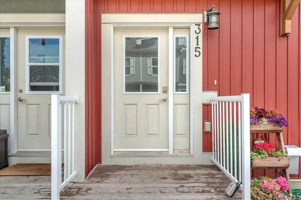 10 Auburn Bay Avenue SE Calgary AB T3M0P7