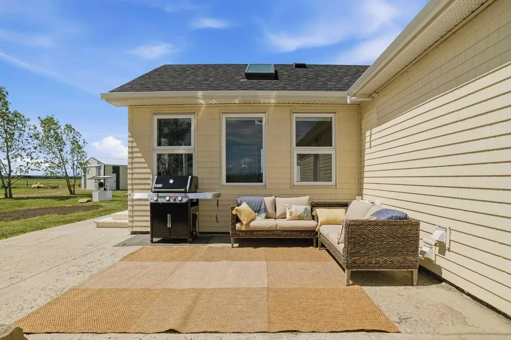245169 Range Road 271 Rural Rocky View County AB T1Z0V9