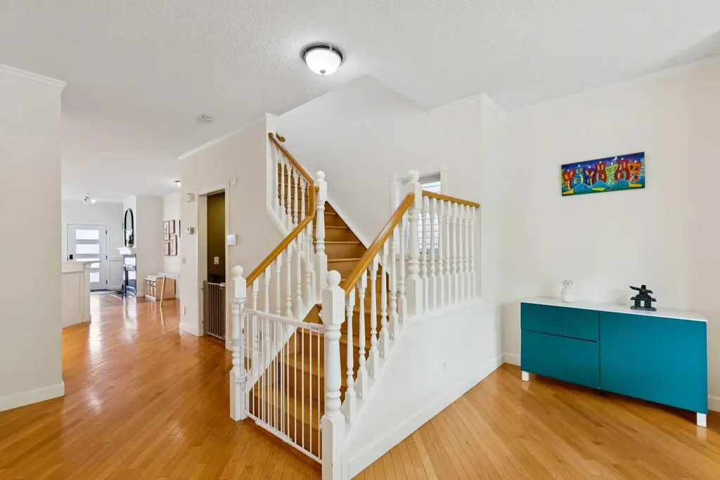 718 53 Avenue SW Calgary AB T2V0C3