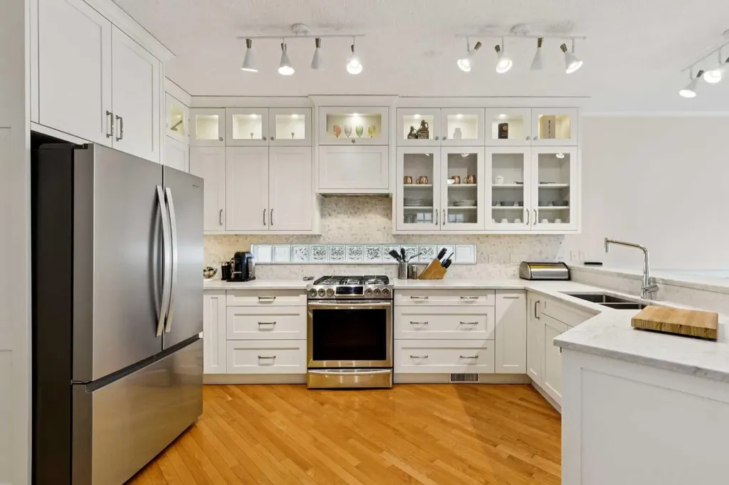718 53 Avenue SW Calgary AB T2V0C3