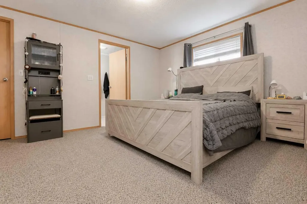 9510 108a Avenue Clairmont AB T8X 5B6