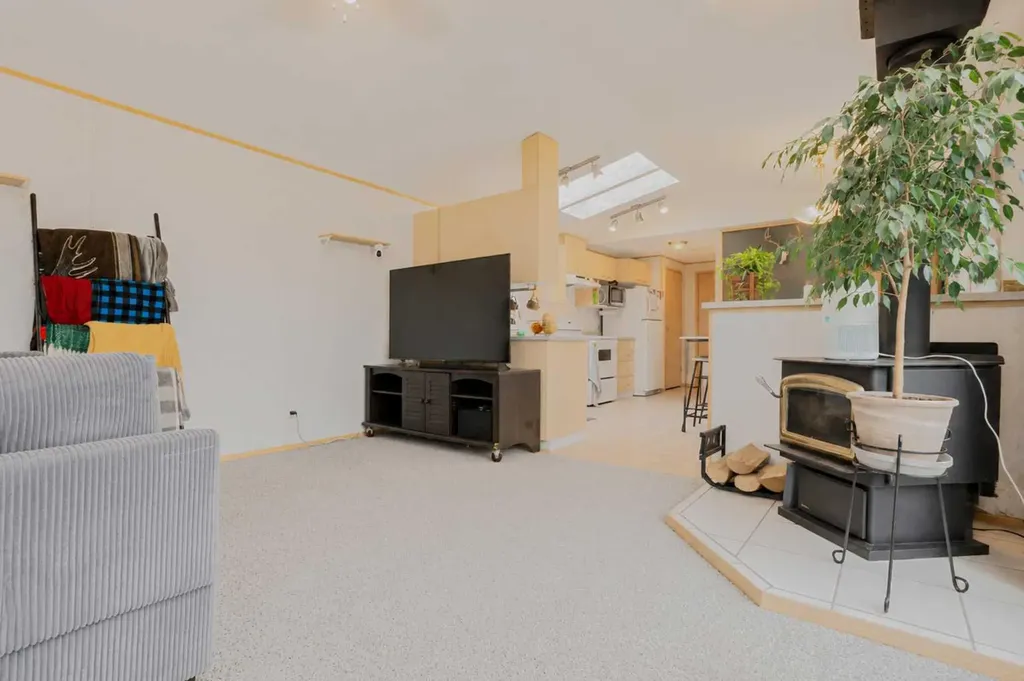 9510 108a Avenue Clairmont AB T8X 5B6
