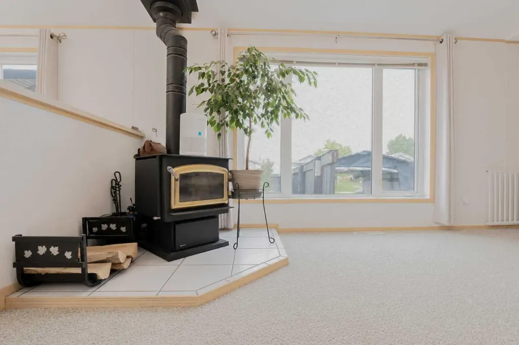 9510 108a Avenue Clairmont AB T8X 5B6
