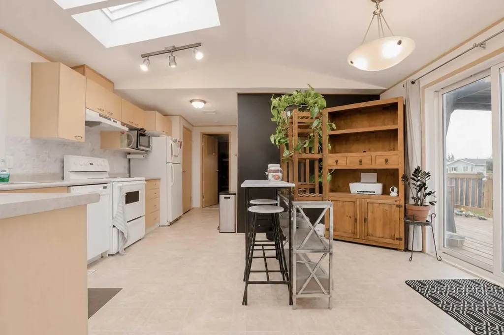 9510 108a Avenue Clairmont AB T8X 5B6