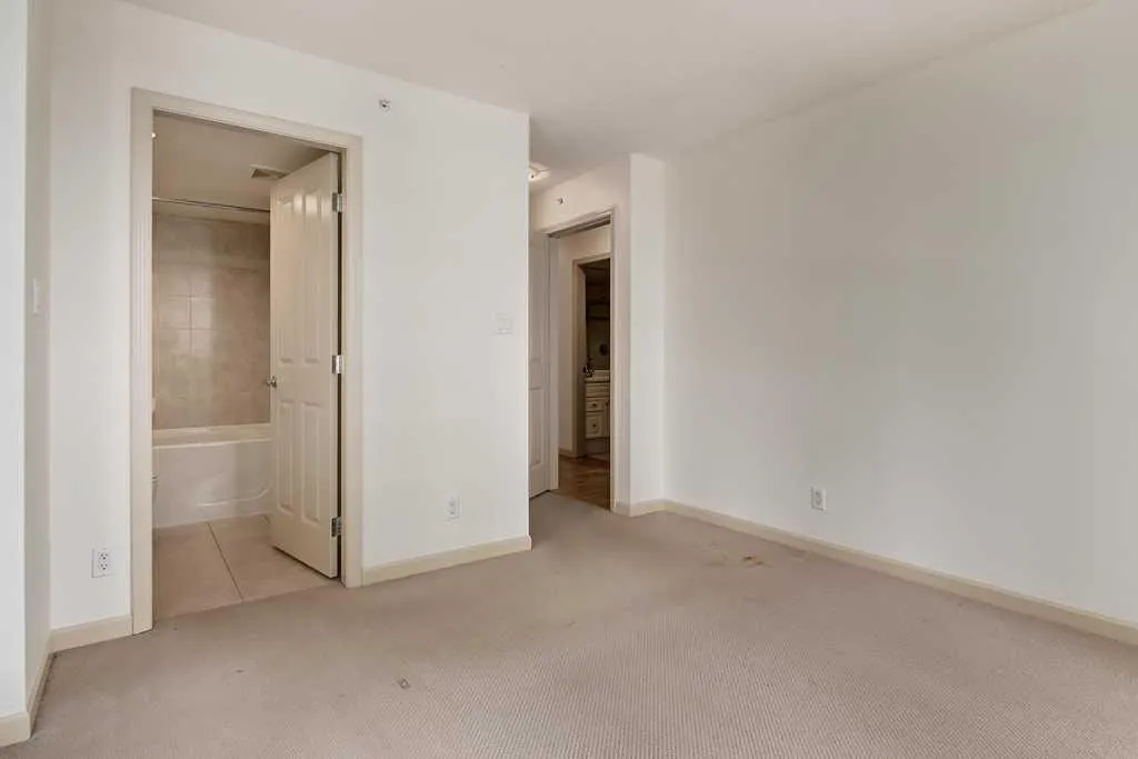 650 10 Street SW Calgary AB T2P 5G4