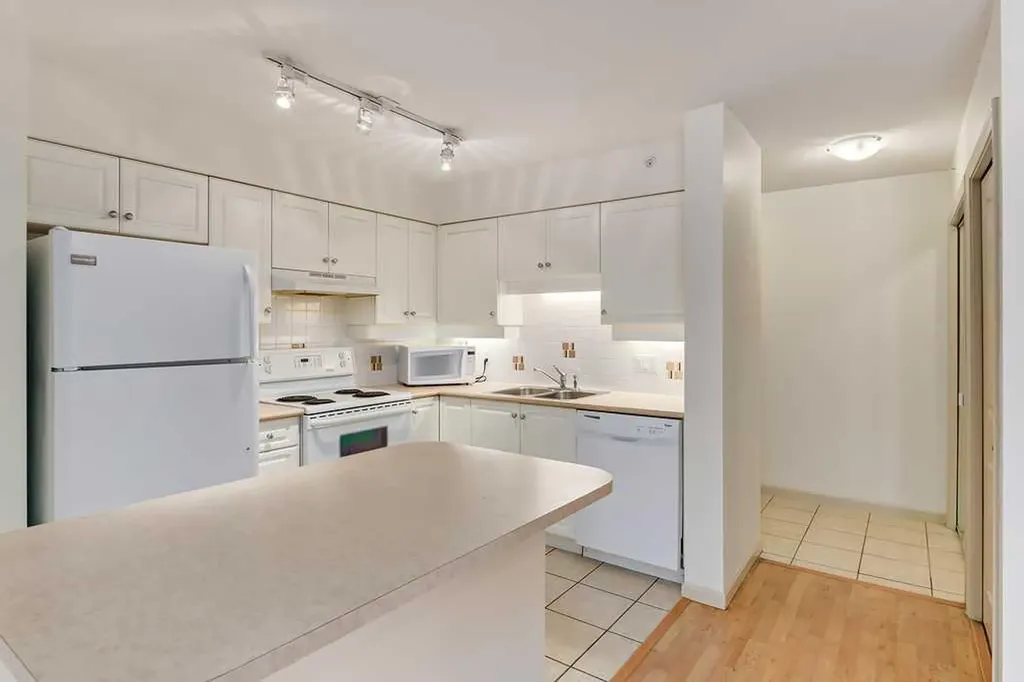 650 10 Street SW Calgary AB T2P 5G4