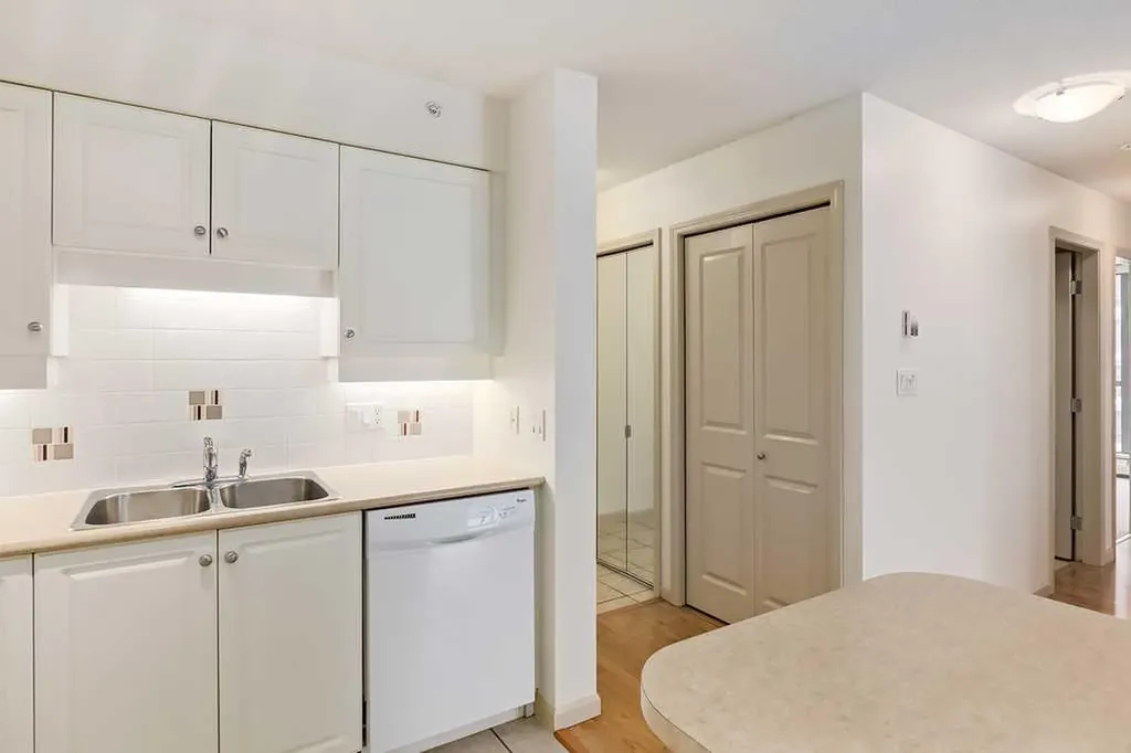 650 10 Street SW Calgary AB T2P 5G4