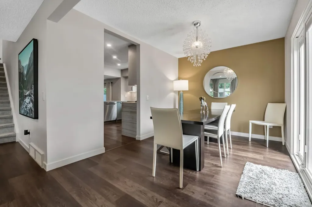 263 Silvergrove Place NW Calgary AB T3B 4T5