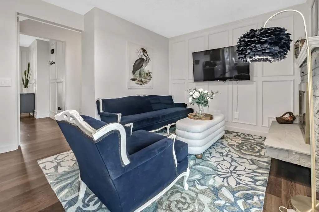 263 Silvergrove Place NW Calgary AB T3B 4T5