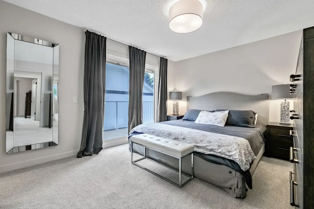 263 Silvergrove Place NW Calgary AB T3B 4T5
