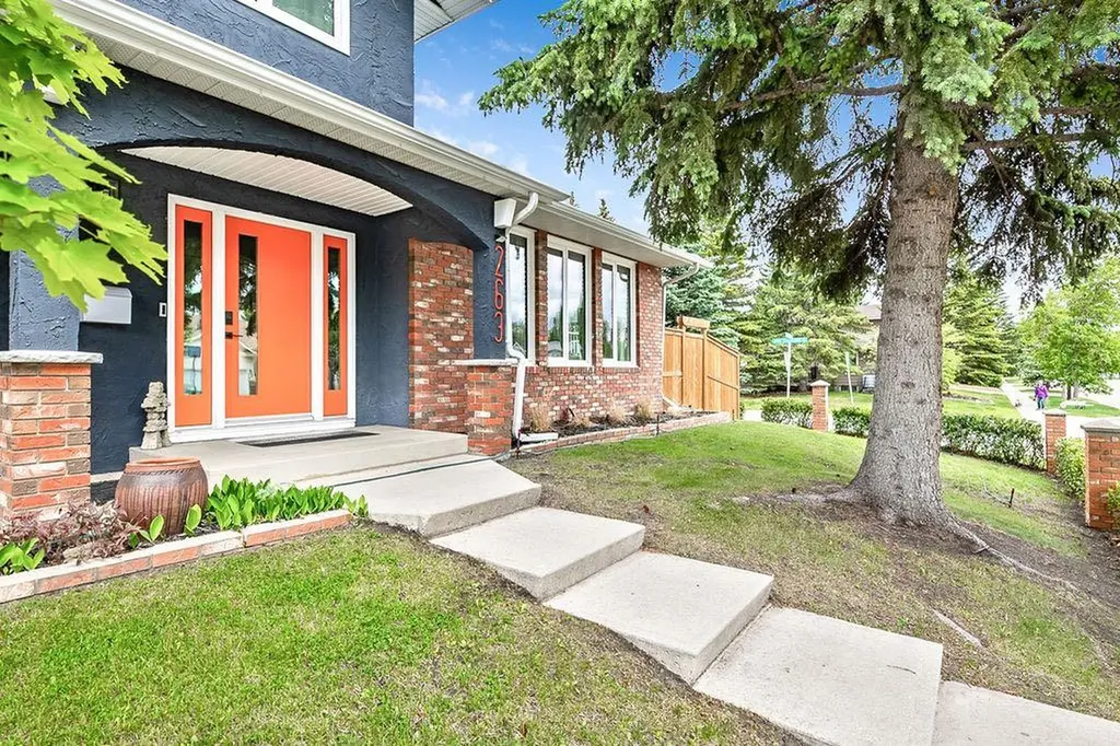263 Silvergrove Place NW Calgary AB T3B 4T5
