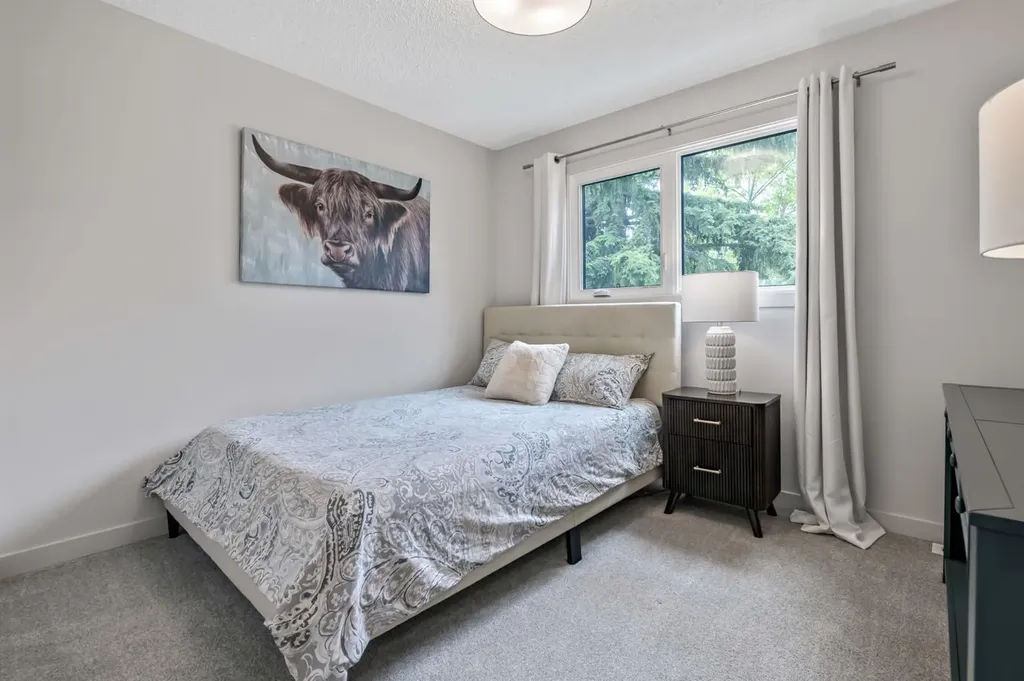 263 Silvergrove Place NW Calgary AB T3B 4T5