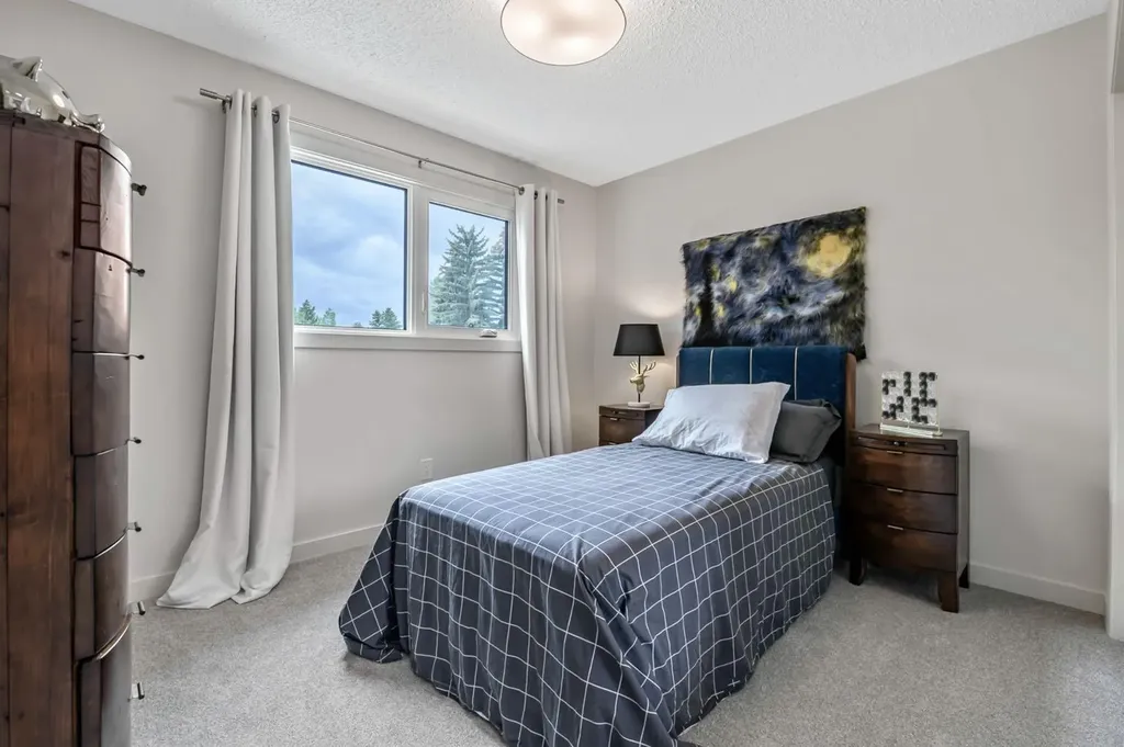 263 Silvergrove Place NW Calgary AB T3B 4T5