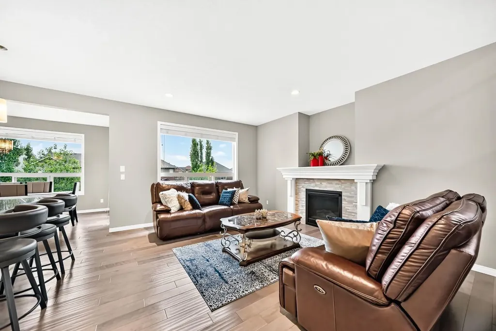 49 Nolanshire Green NW Calgary AB T3R 0P6