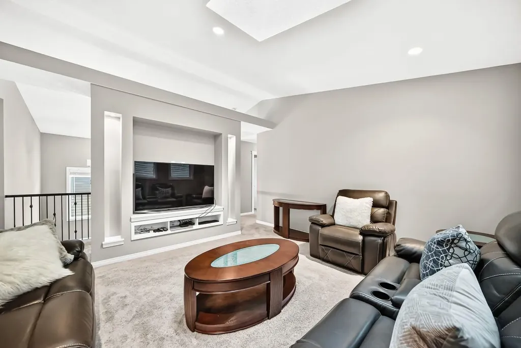 49 Nolanshire Green NW Calgary AB T3R 0P6