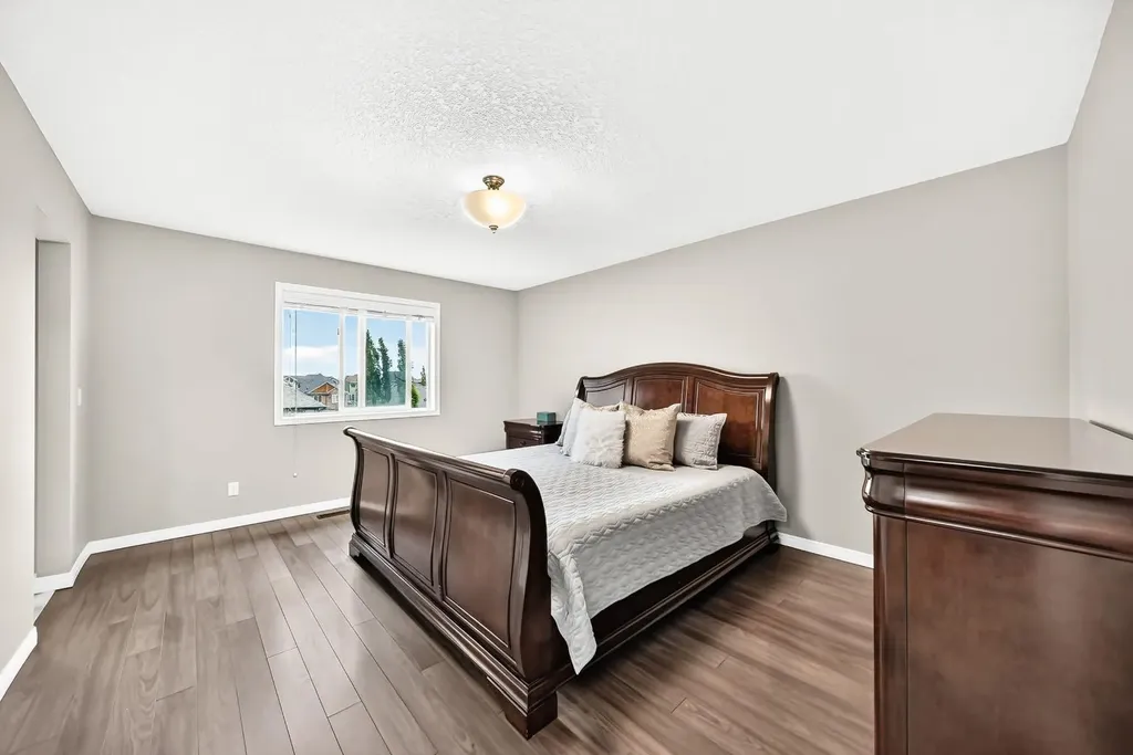 49 Nolanshire Green NW Calgary AB T3R 0P6