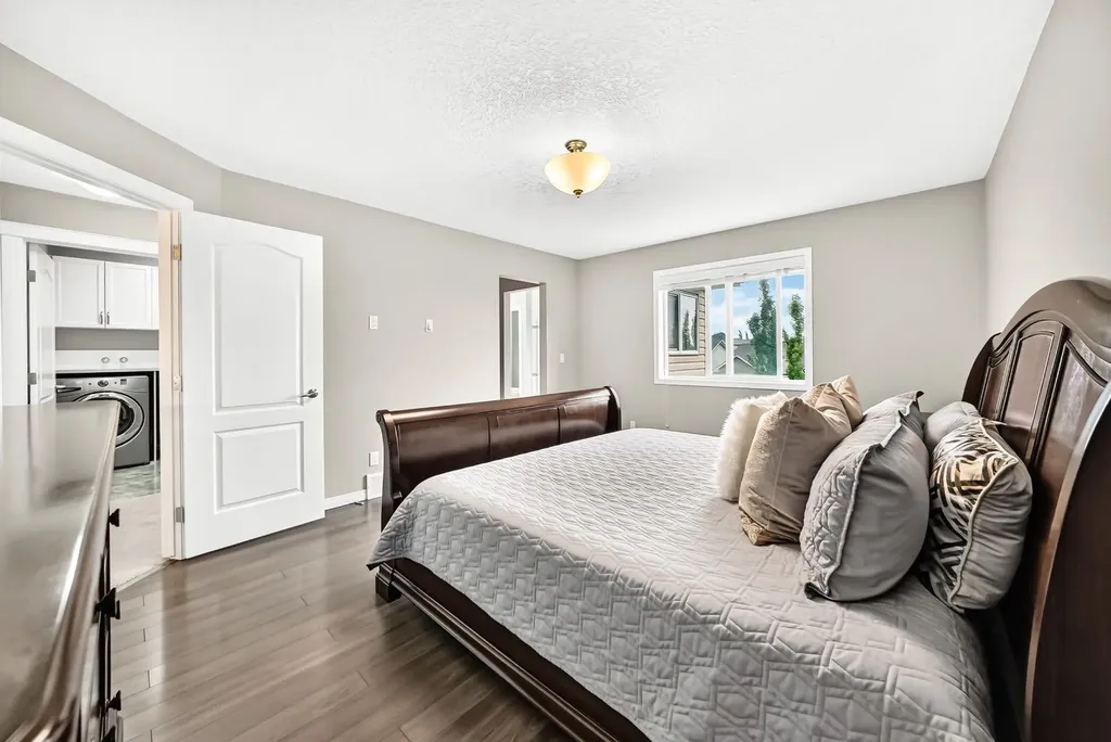 49 Nolanshire Green NW Calgary AB T3R 0P6