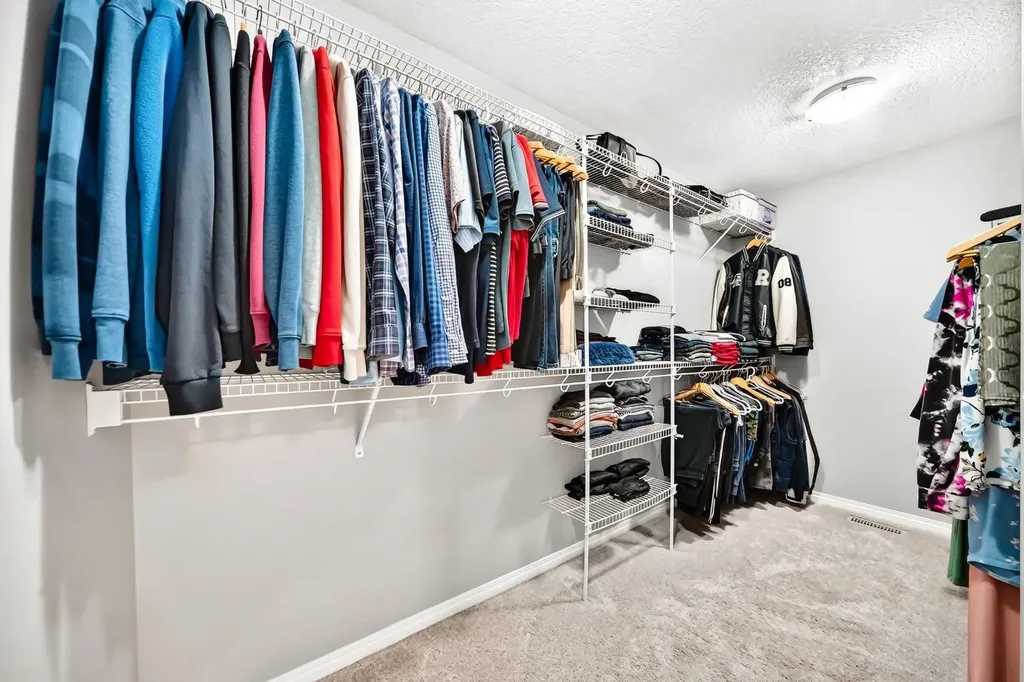 49 Nolanshire Green NW Calgary AB T3R 0P6