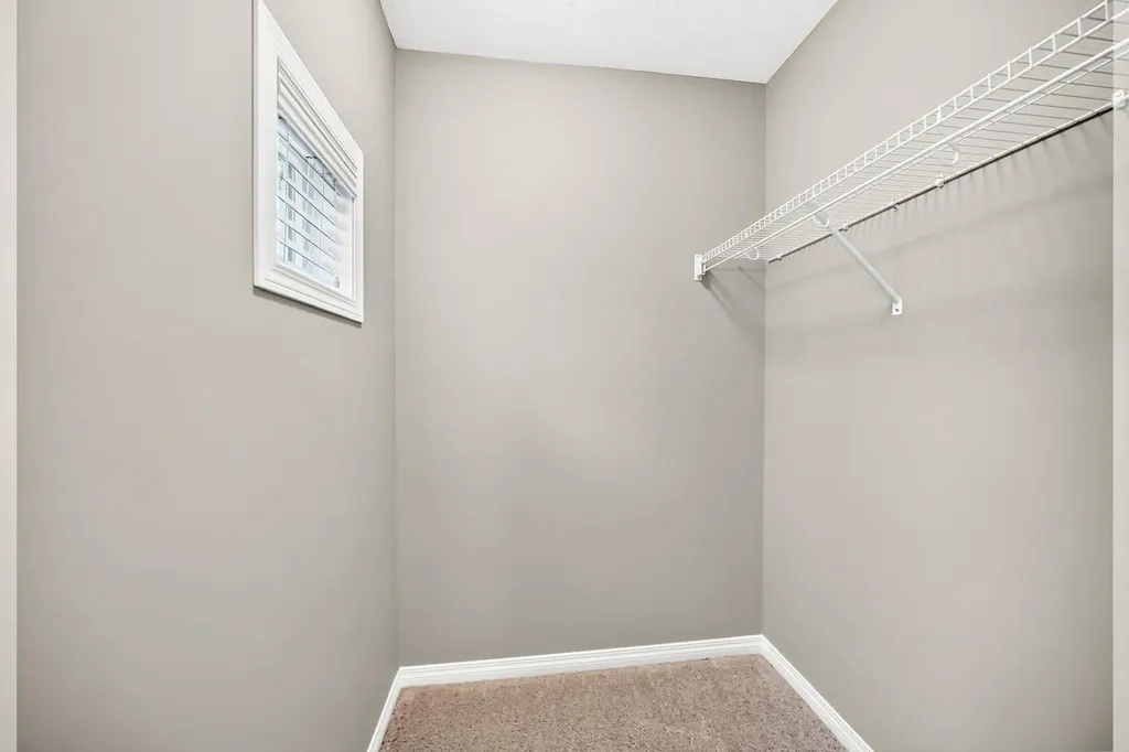 49 Nolanshire Green NW Calgary AB T3R 0P6