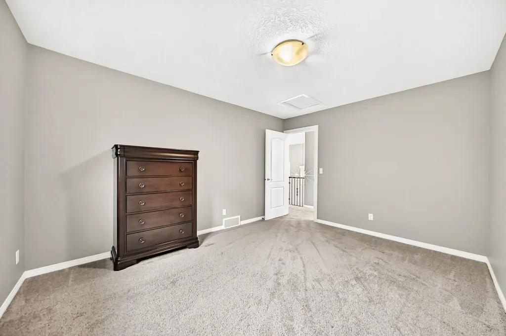 49 Nolanshire Green NW Calgary AB T3R 0P6