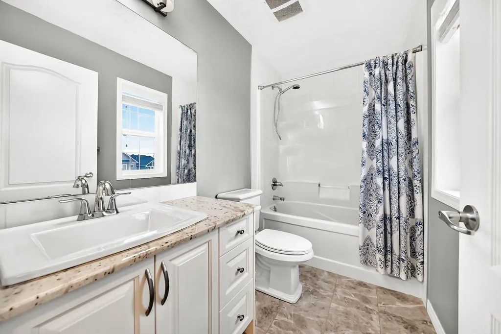 49 Nolanshire Green NW Calgary AB T3R 0P6