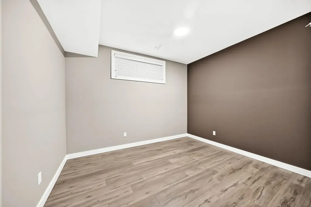 49 Nolanshire Green NW Calgary AB T3R 0P6