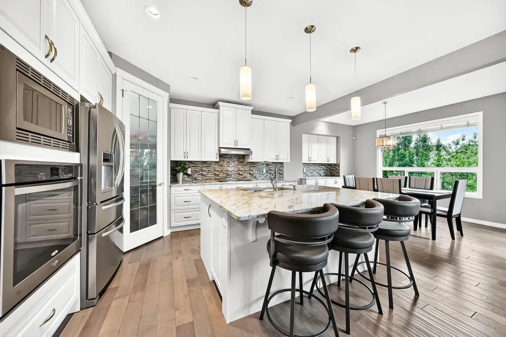 49 Nolanshire Green NW Calgary AB T3R 0P6