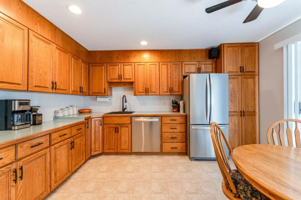 551 Riverside Drive W Drumheller AB T0J0Y2