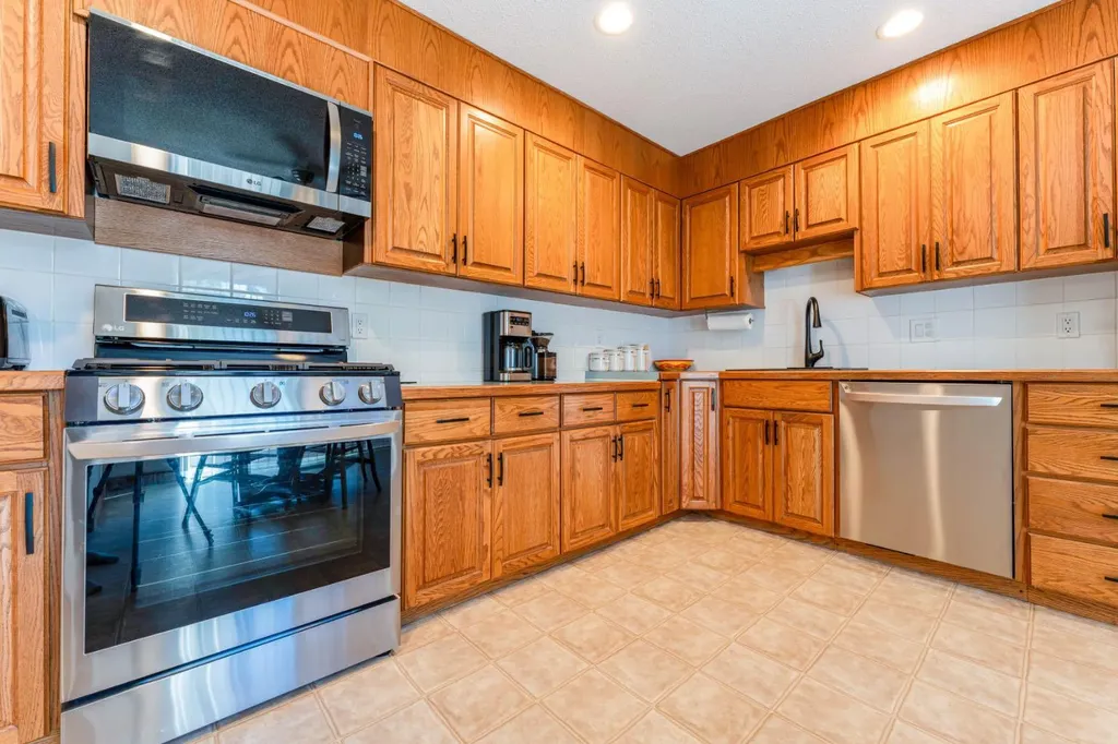 551 Riverside Drive W Drumheller AB T0J0Y2