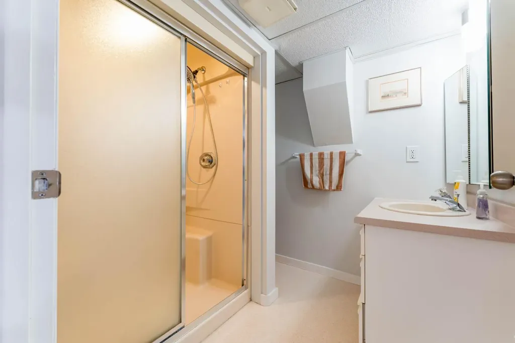 551 Riverside Drive W Drumheller AB T0J0Y2