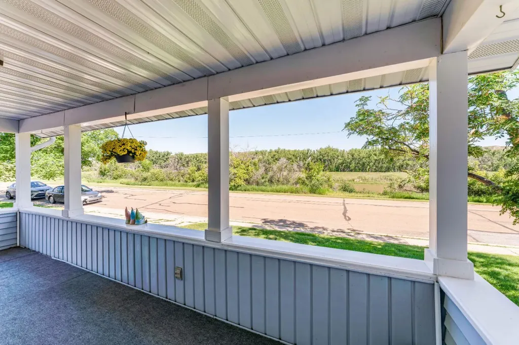 551 Riverside Drive W Drumheller AB T0J0Y2