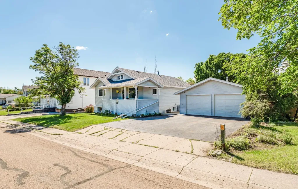 551 Riverside Drive W Drumheller AB T0J0Y2