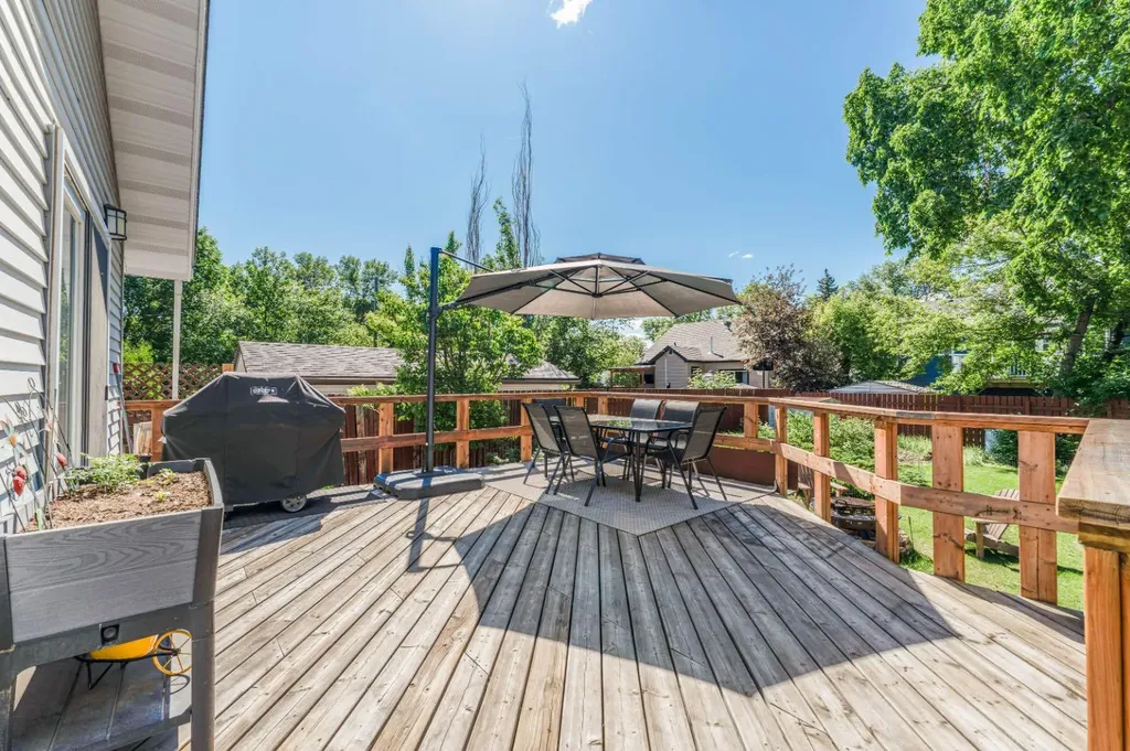 551 Riverside Drive W Drumheller AB T0J0Y2