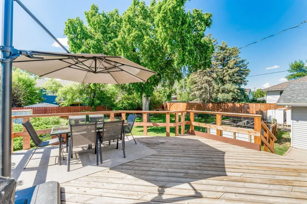 551 Riverside Drive W Drumheller AB T0J0Y2