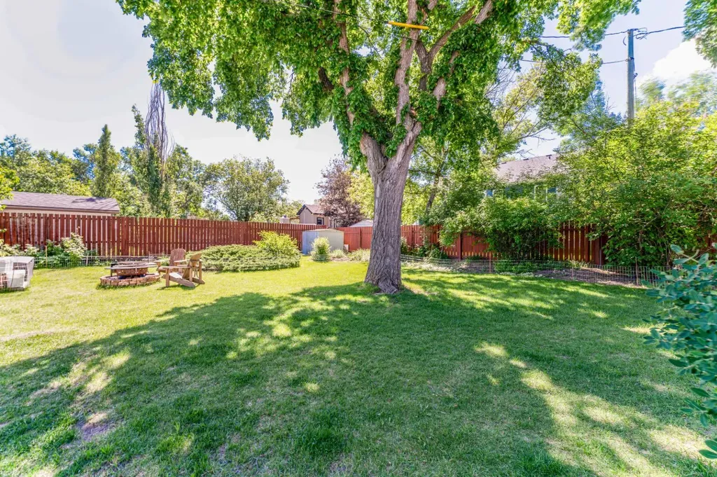 551 Riverside Drive W Drumheller AB T0J0Y2