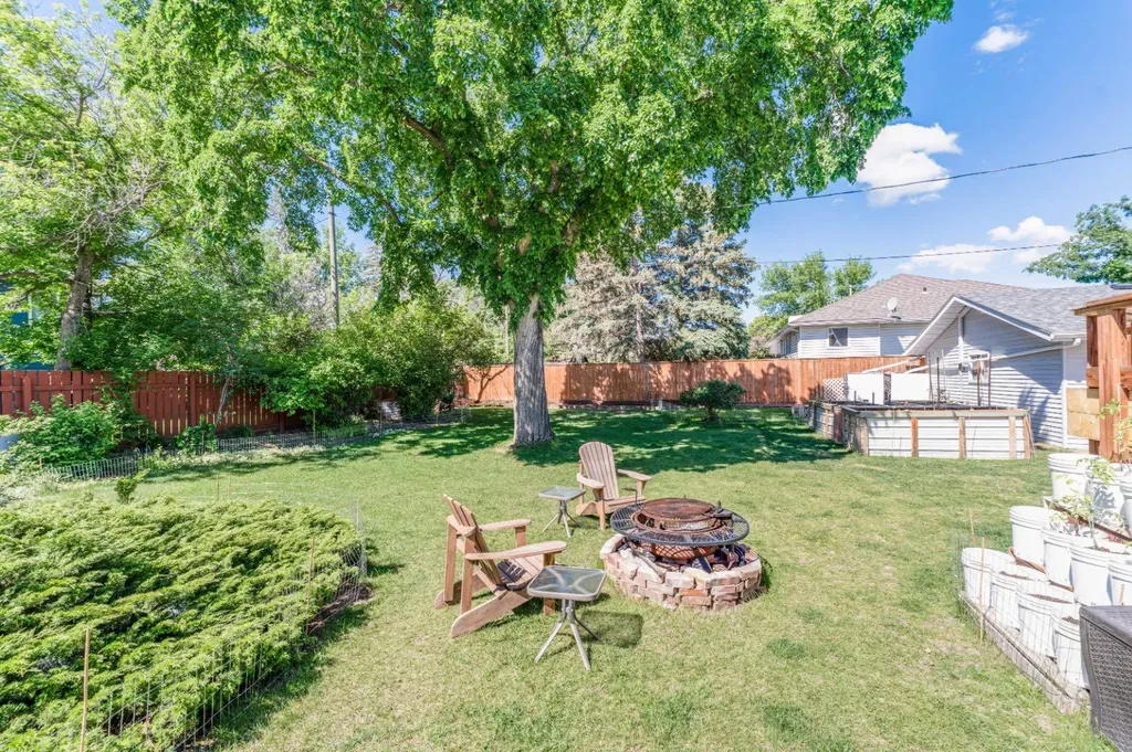 551 Riverside Drive W Drumheller AB T0J0Y2