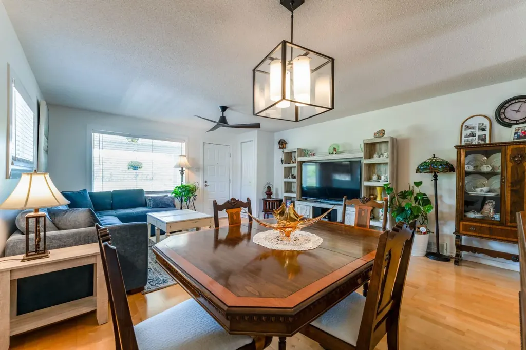 551 Riverside Drive W Drumheller AB T0J0Y2