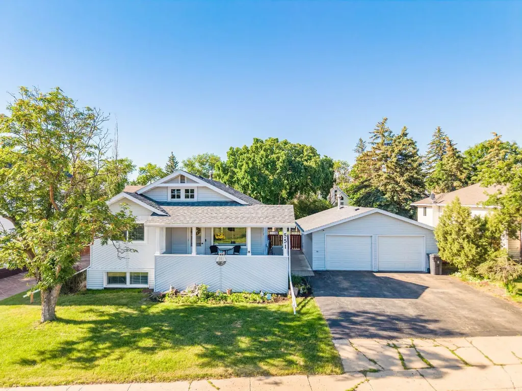 551 Riverside Drive W Drumheller AB T0J0Y2
