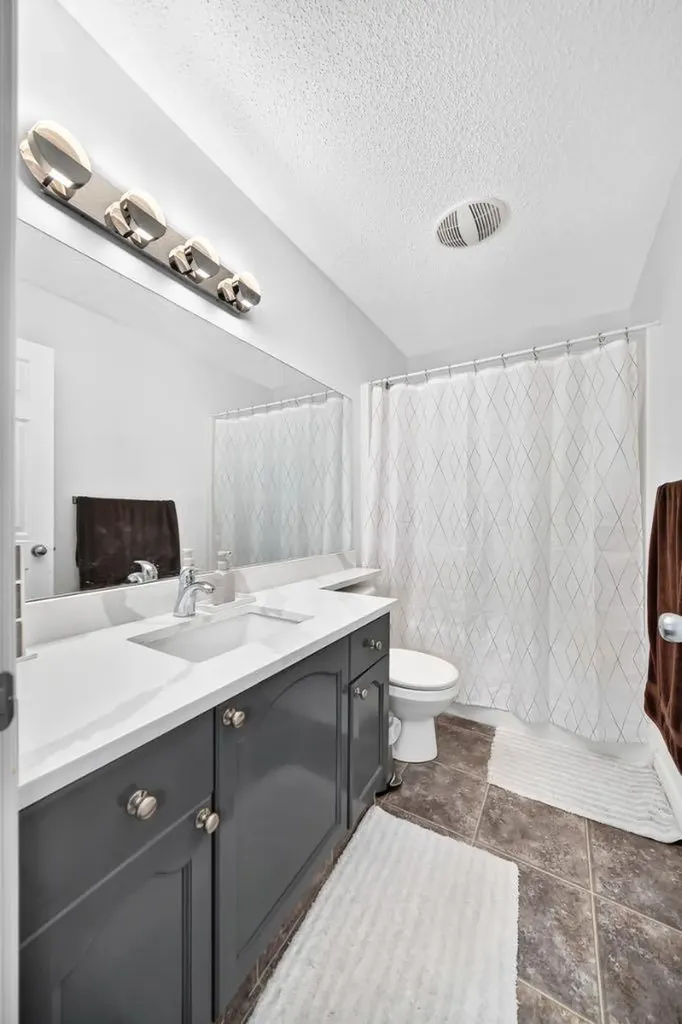 91 Panamount Gardens NW Calgary AB T3K 5V5