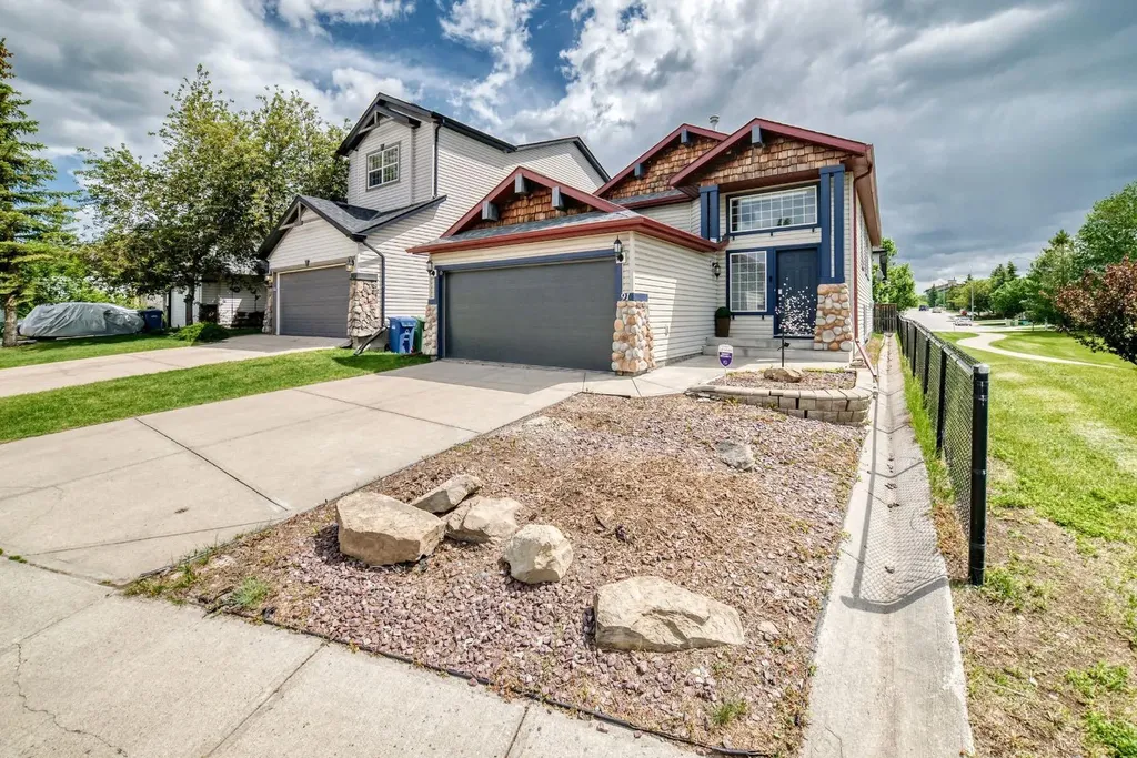 91 Panamount Gardens NW Calgary AB T3K 5V5