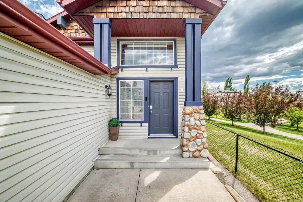 91 Panamount Gardens NW Calgary AB T3K 5V5