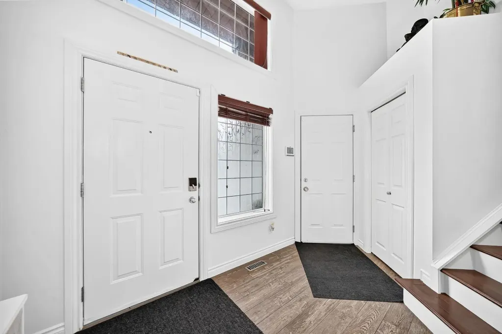 91 Panamount Gardens NW Calgary AB T3K 5V5
