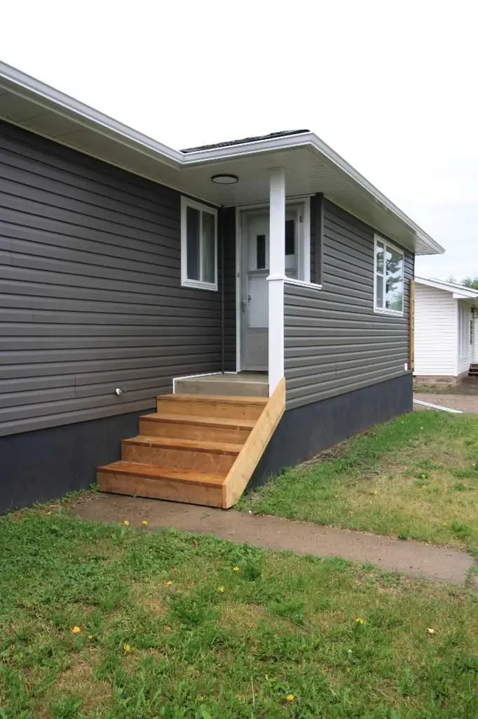 10314 100 Street High Level AB T0H 1Z0